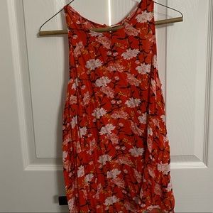 Sleeveless blouse